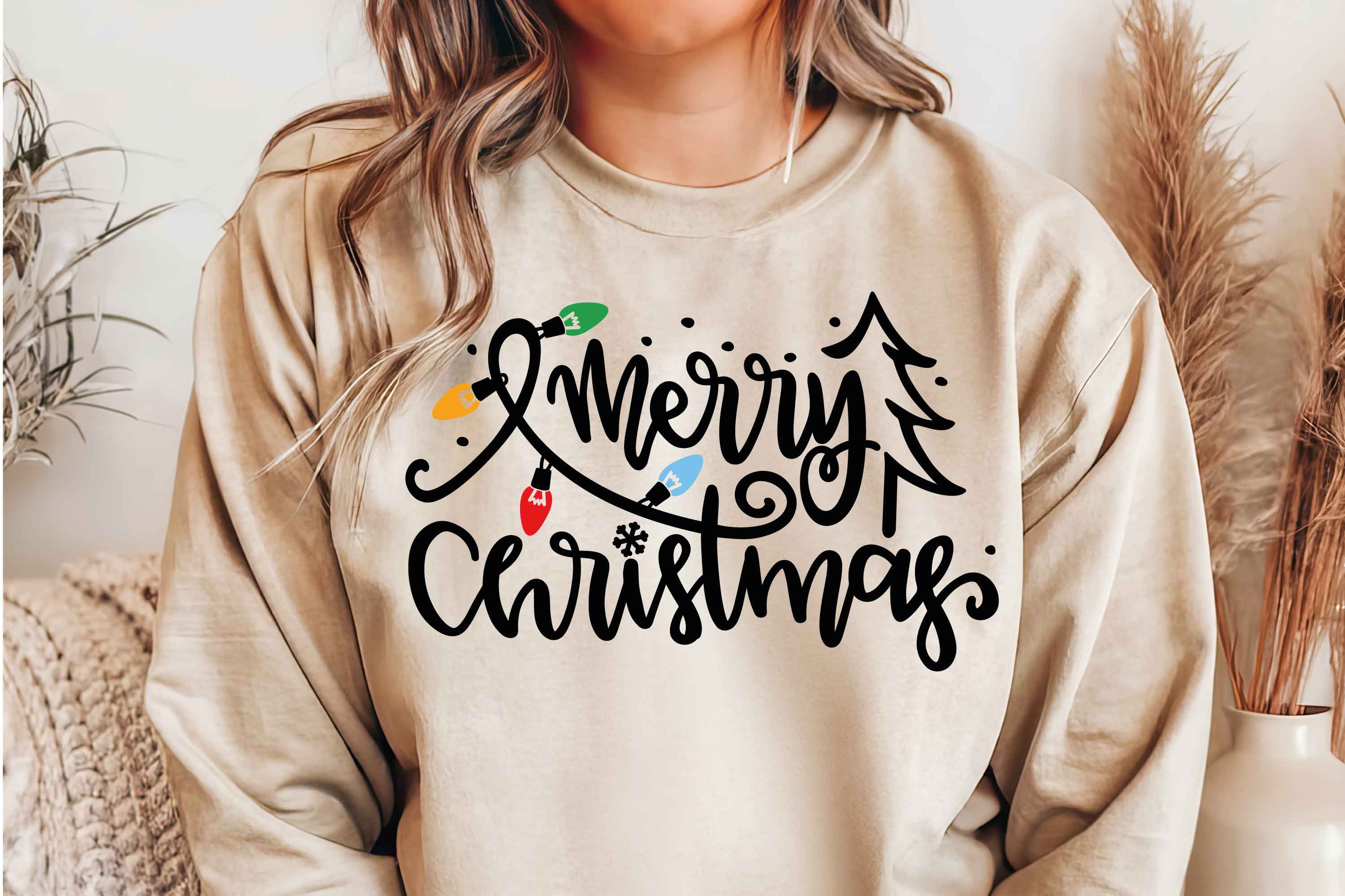 Festive Merry Christmas Light Sweatshirt - Cosy Holiday Sweater for Christmas Cheer